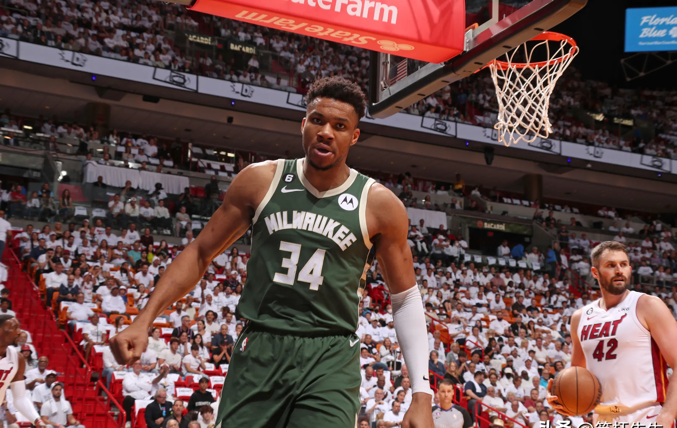 雄鹿完胜土耳其男篮,巴恩斯一己之力扛起全队的简单介绍 雄鹿完胜土耳其男篮,巴恩斯一己之力扛起全队的简单介绍