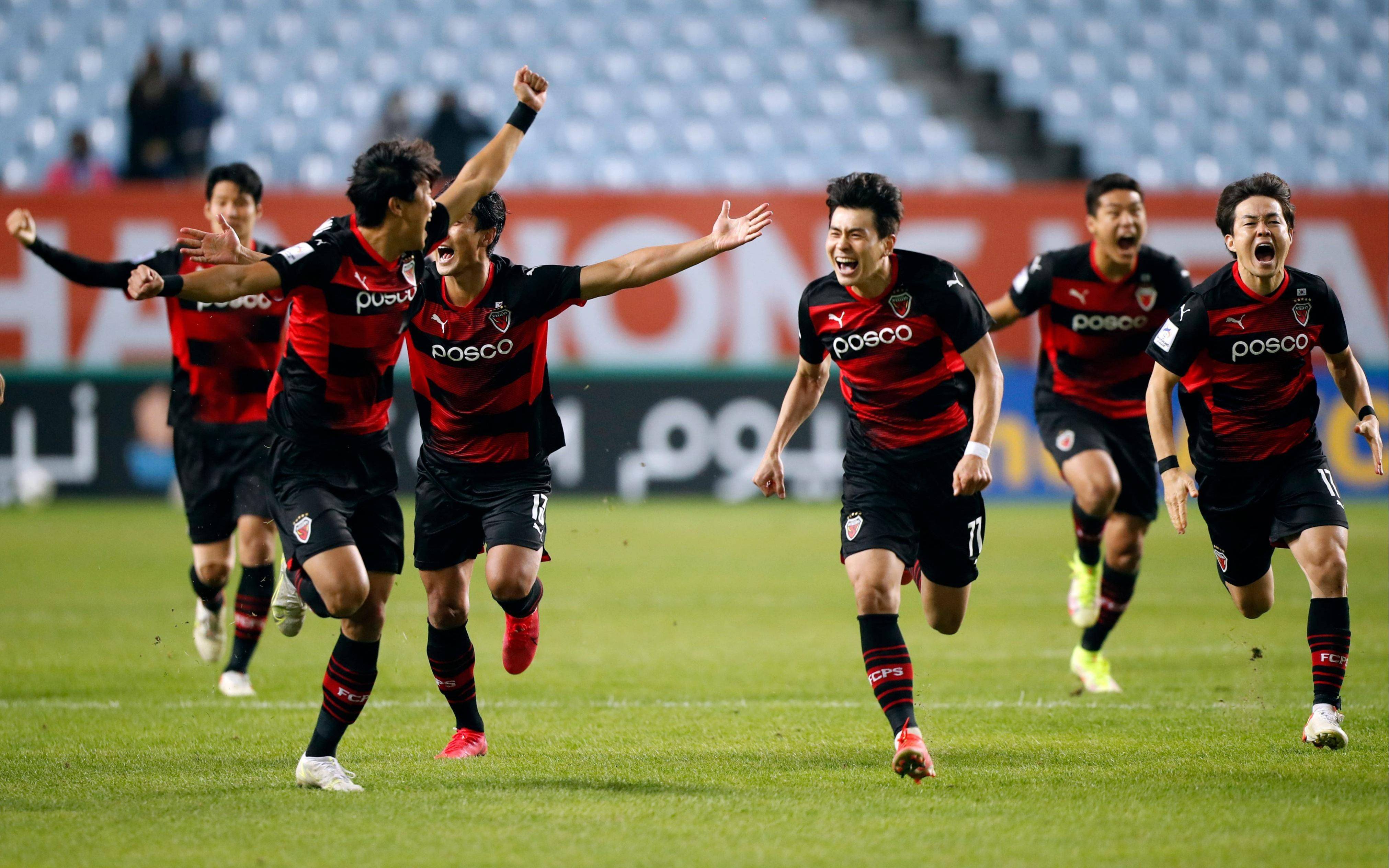 比赛中场面激烈,双方实力均衡争分夺秒的简单介绍 比赛中场面激烈,双方实力均衡争分夺秒的简单介绍