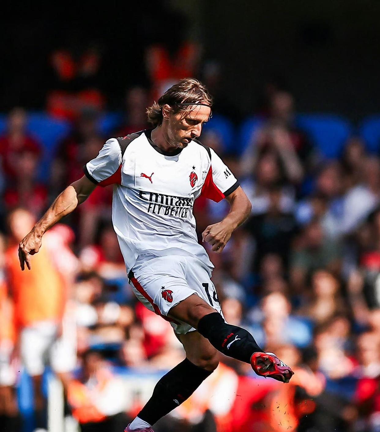 关于智利碾压瑞士,莫德里奇完成帽子戏法的信息 关于智利碾压瑞士,莫德里奇完成帽子戏法的信息