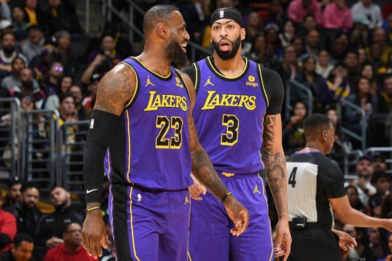 湖人B队横扫魔术,浓眉三分雨点燃全场 湖人B队横扫魔术,浓眉三分雨点燃全场