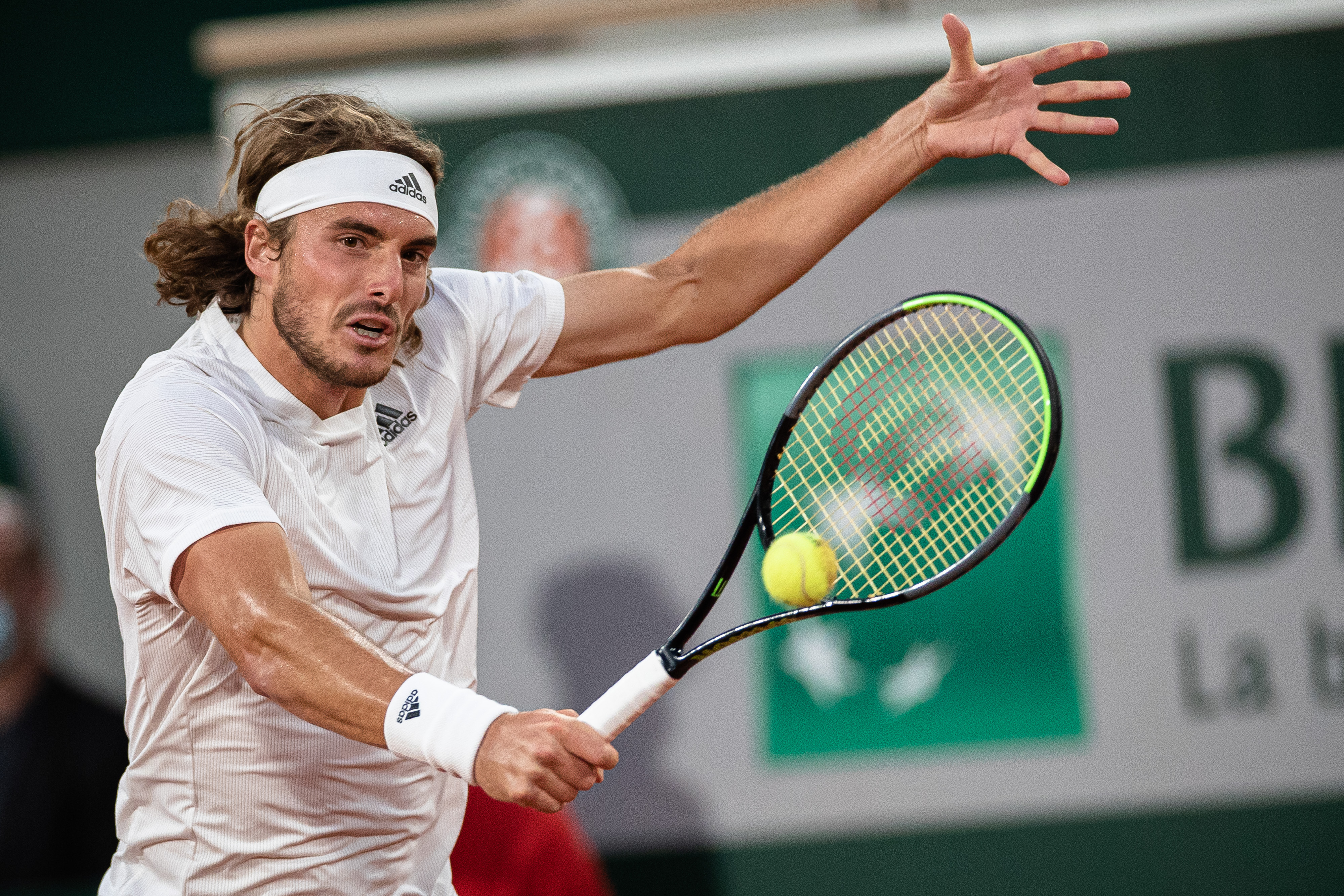 关于欧洲网球队险胜德国网球队，西西帕斯制霸全场的信息