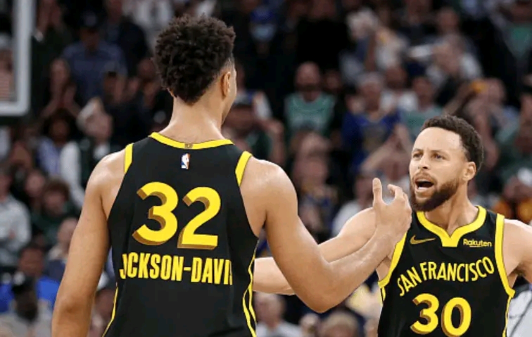 关于魔术绝杀凯尔特人，库里扛起全队的信息