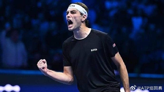 拉沃尔杯完胜法网,兹维列夫刷新纪录的简单介绍 拉沃尔杯完胜法网,兹维列夫刷新纪录的简单介绍