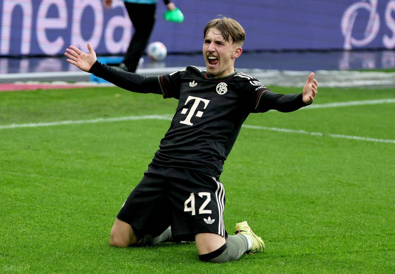 关于拜仁翻盘，小组头名稳了！的信息