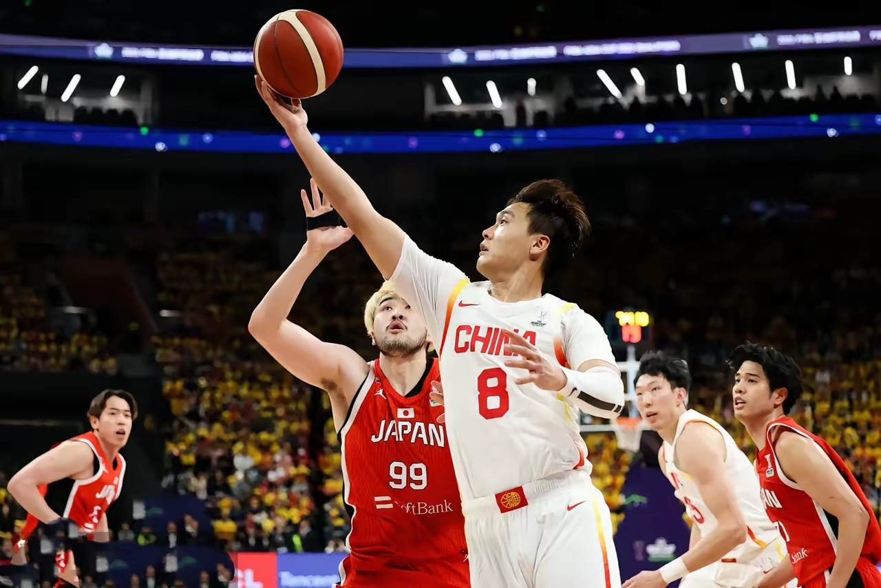 关于篮球明星跨国对决,场面热闹非凡的信息 关于篮球明星跨国对决,场面热闹非凡的信息