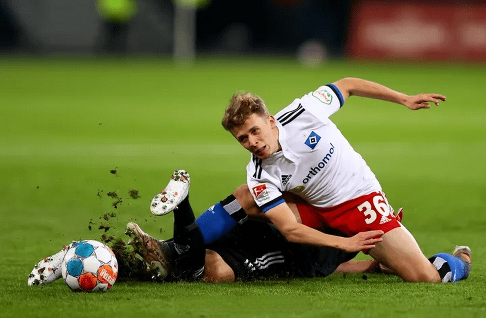 关于斯图加特战胜对手，实现反超的信息