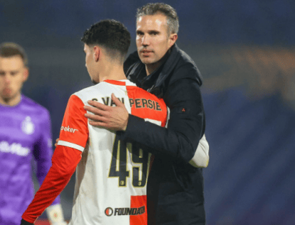 AC米兰横扫中国，范佩西高光表现的简单介绍