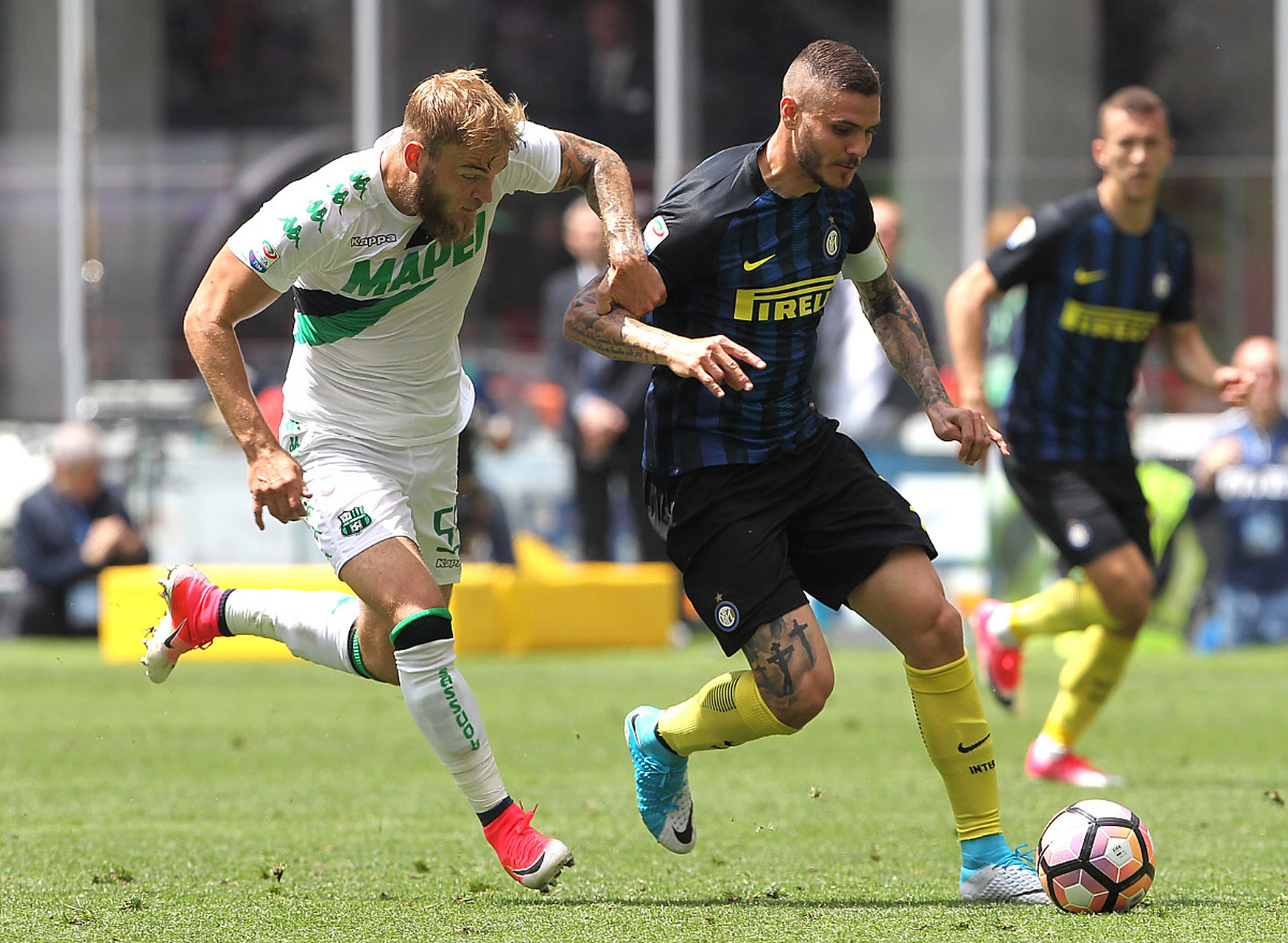 包含AC米兰挑战博洛尼亚，连胜之路能否延续的词条