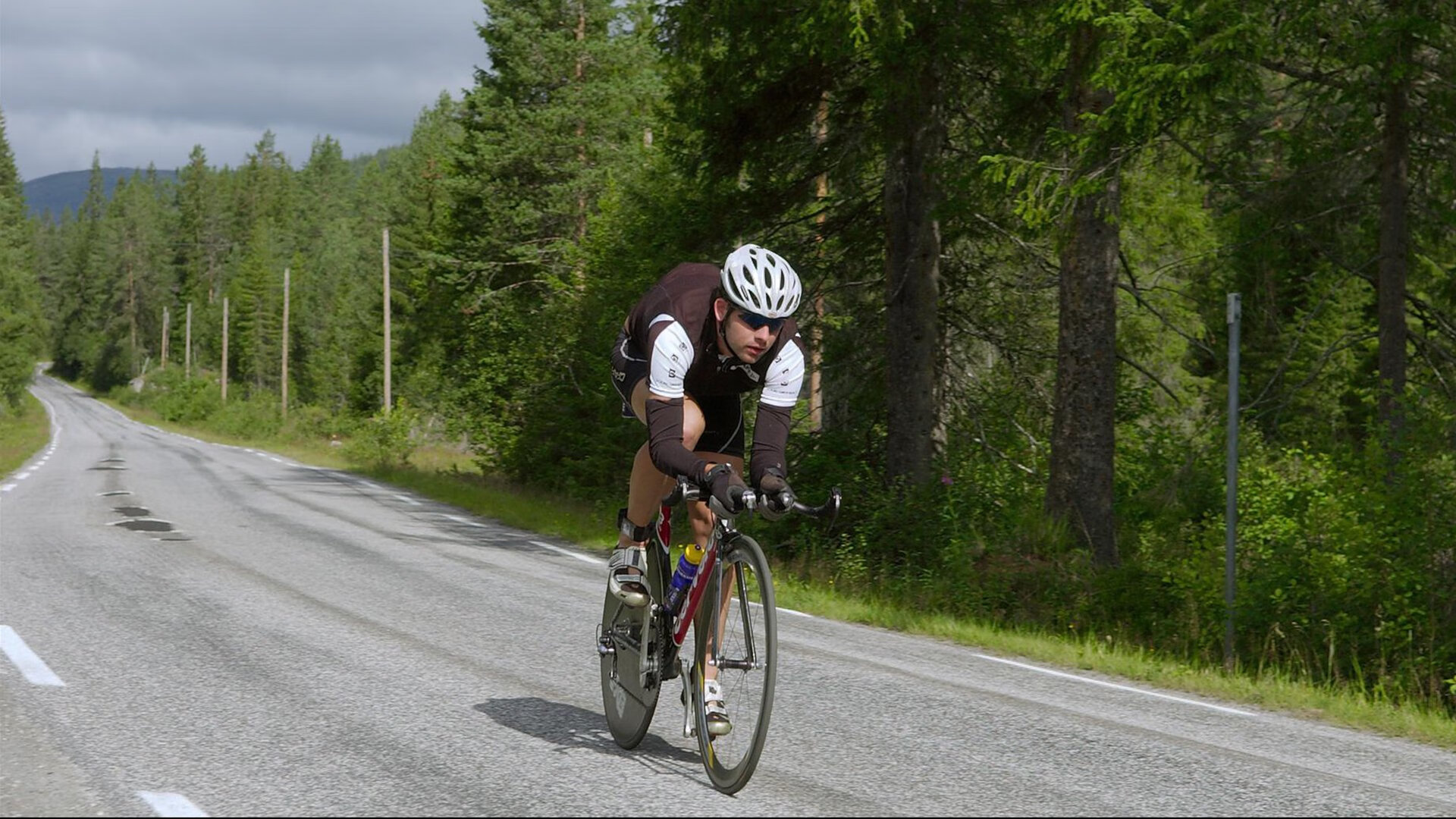 哥斯达黎加对阵拜仁？不，是德布劳内在防守端的降维打击