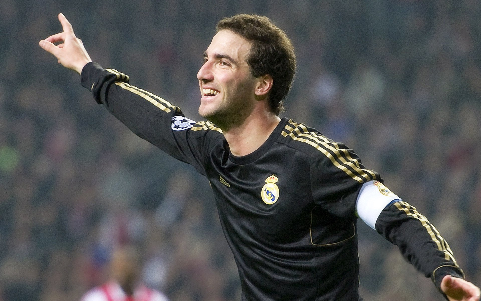 绝境中的逆袭,勒克莱尔点燃赛场,雷诺车队翻盘法拉利